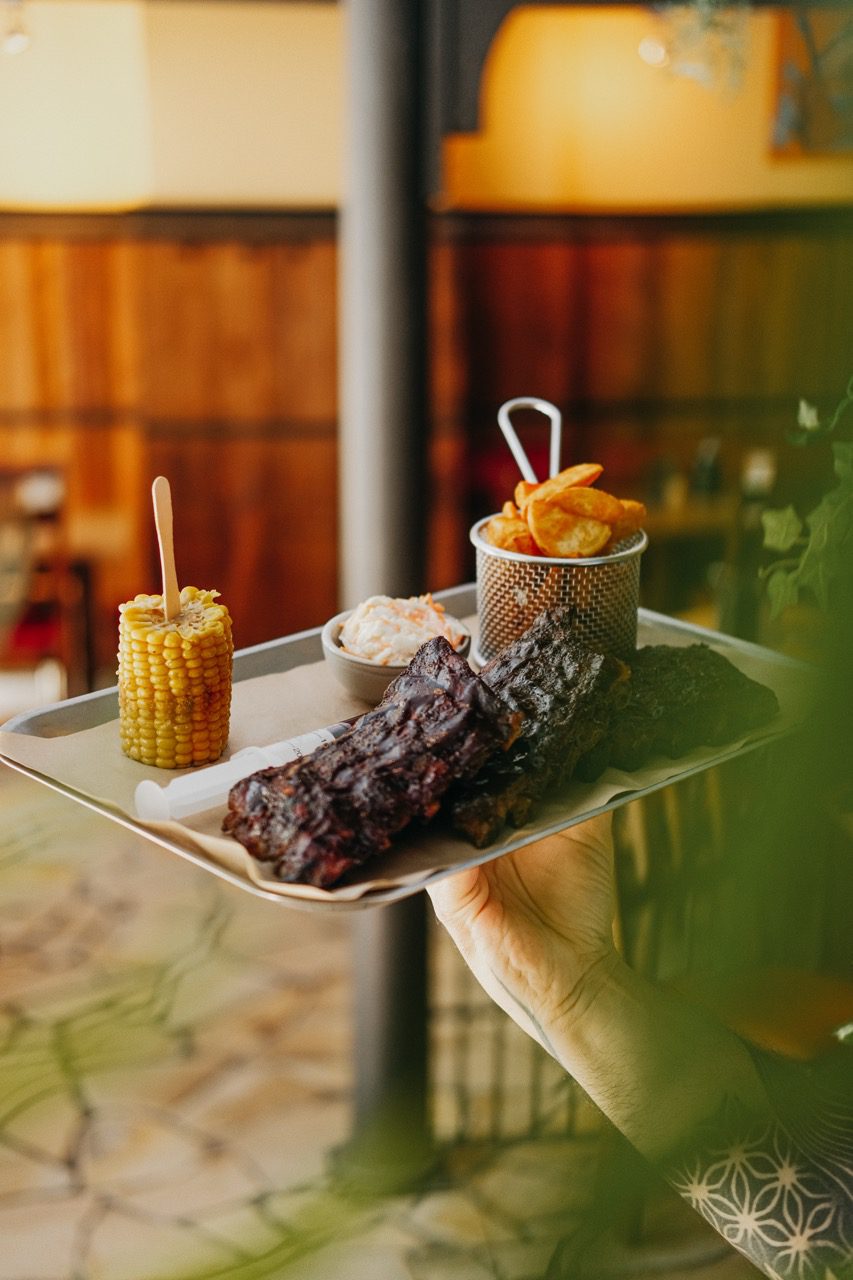 BBQ Spareribs mit Beilagen im Papa Joe’s Ingolstadt